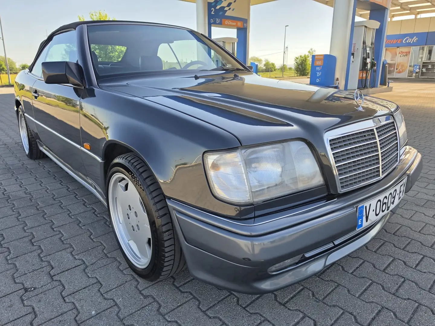 1994 Mercedes-Benz 320